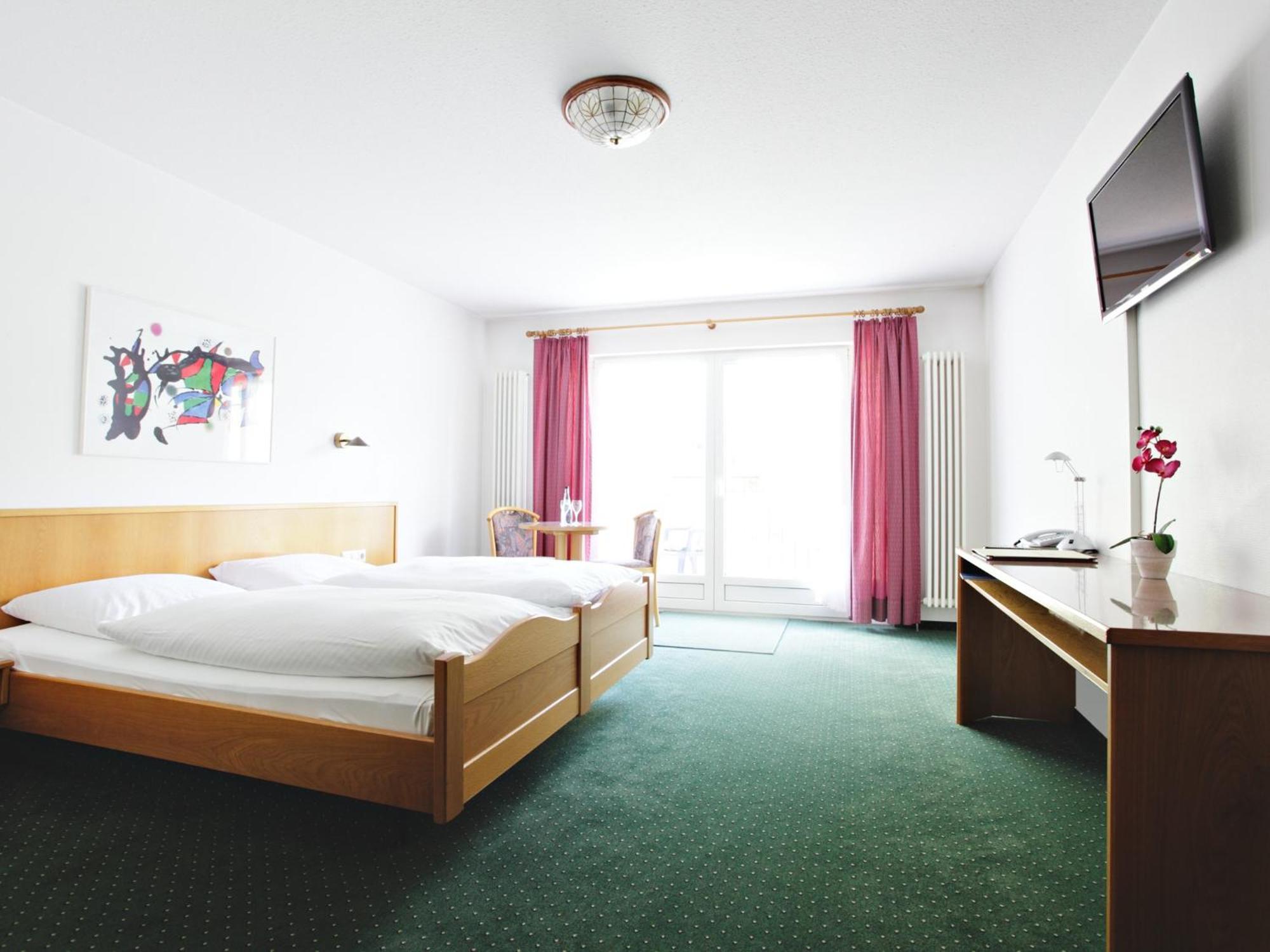 โฮเทล-กาสท์โฮฟ น็อยมือเลอ Hotel Kreenheinstetten ห้อง รูปภาพ